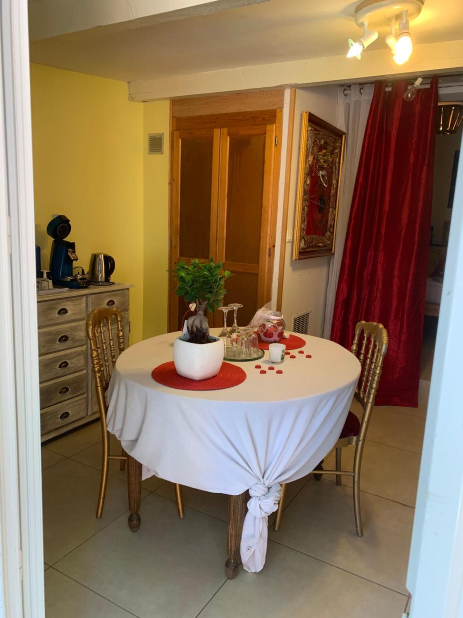 Dependance Privee - Halte Route Apartman Le Thor Kültér fotó