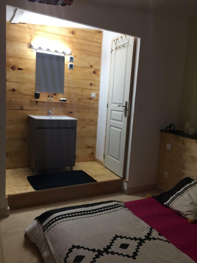 Dependance Privee - Halte Route Apartman Le Thor Kültér fotó